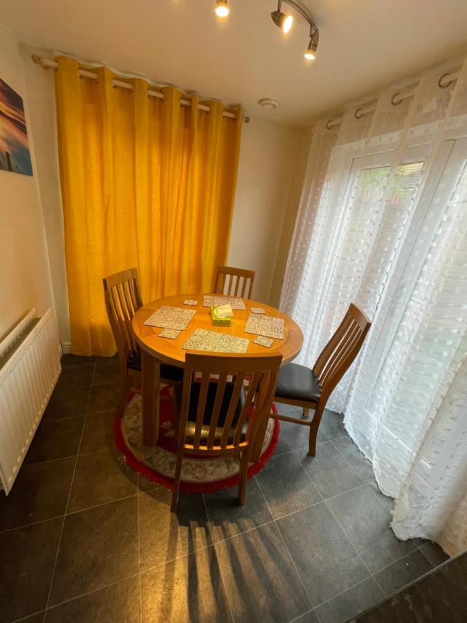 Holiday Home In Cardiff. Sleeps 6 Dış mekan fotoğraf